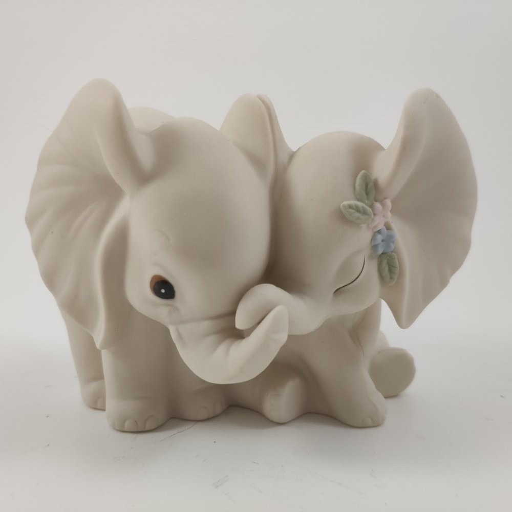 Homco Pair of Cuddling Elephants Figurine